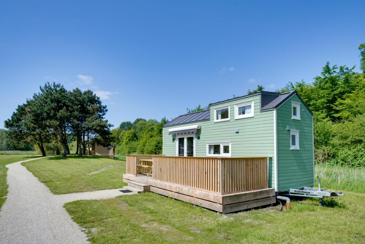 Green Tiny House With Shared Pool زيفولد المظهر الخارجي الصورة