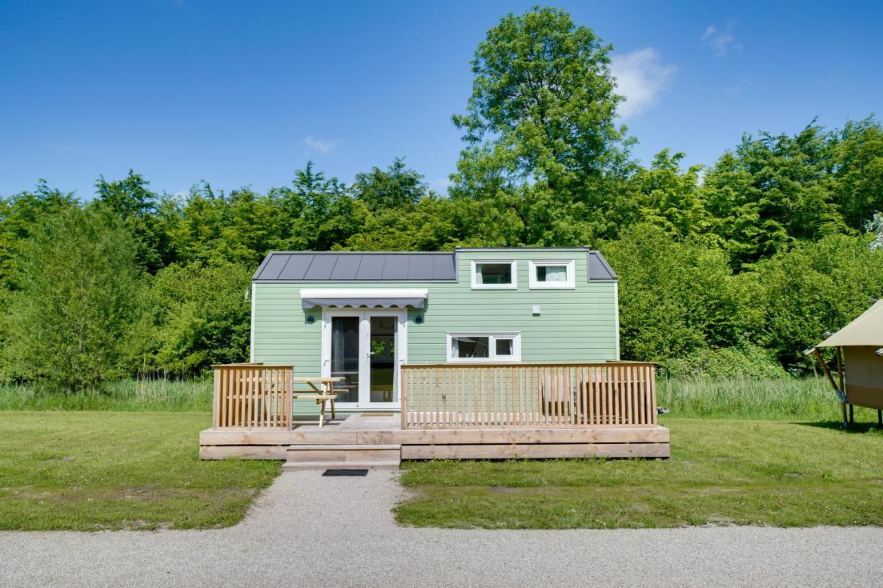 Green Tiny House With Shared Pool زيفولد المظهر الخارجي الصورة